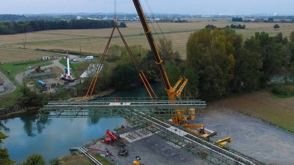 Démantèlement d'une passerelle